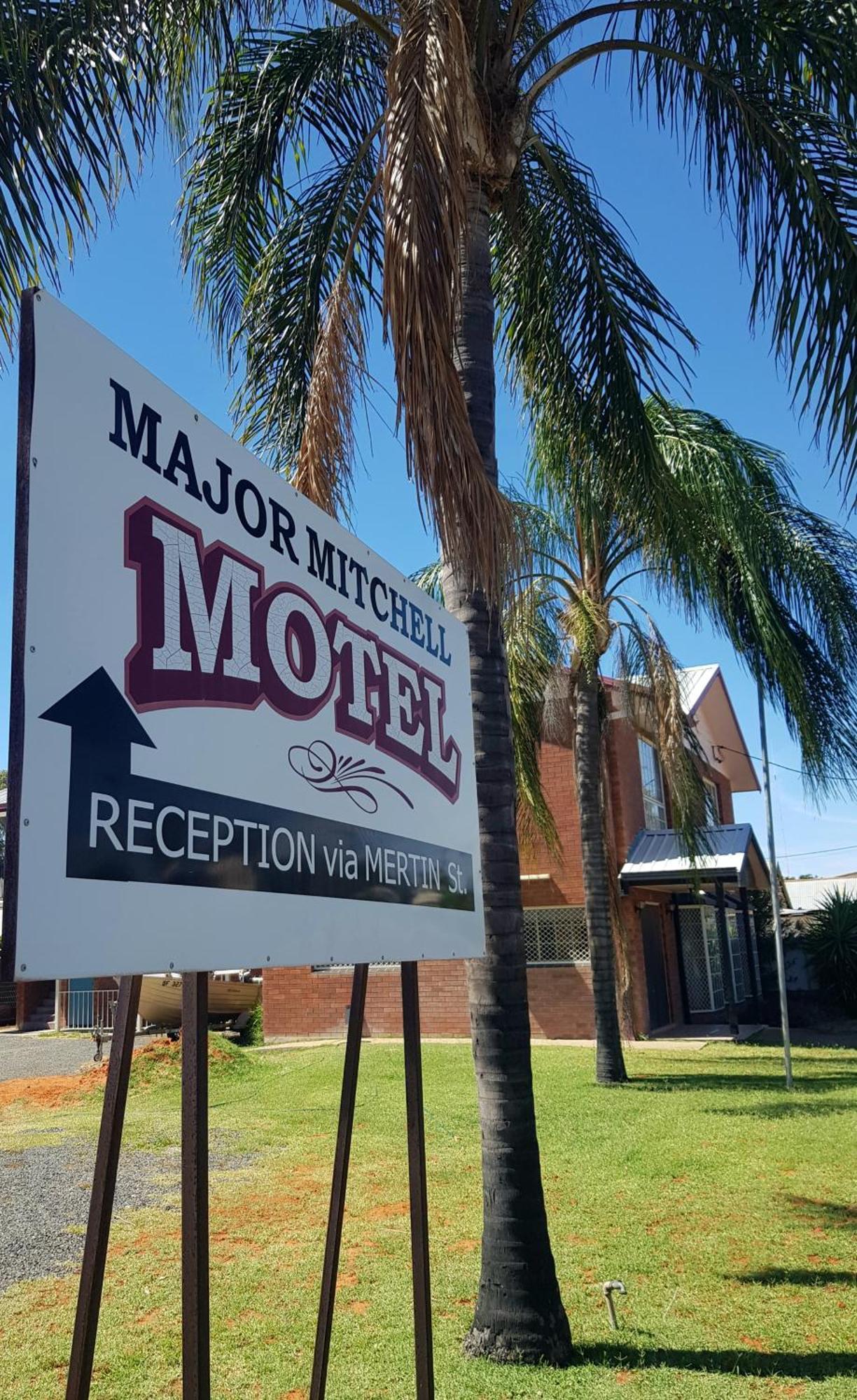 The Major Mitchell Motel Бурк Экстерьер фото