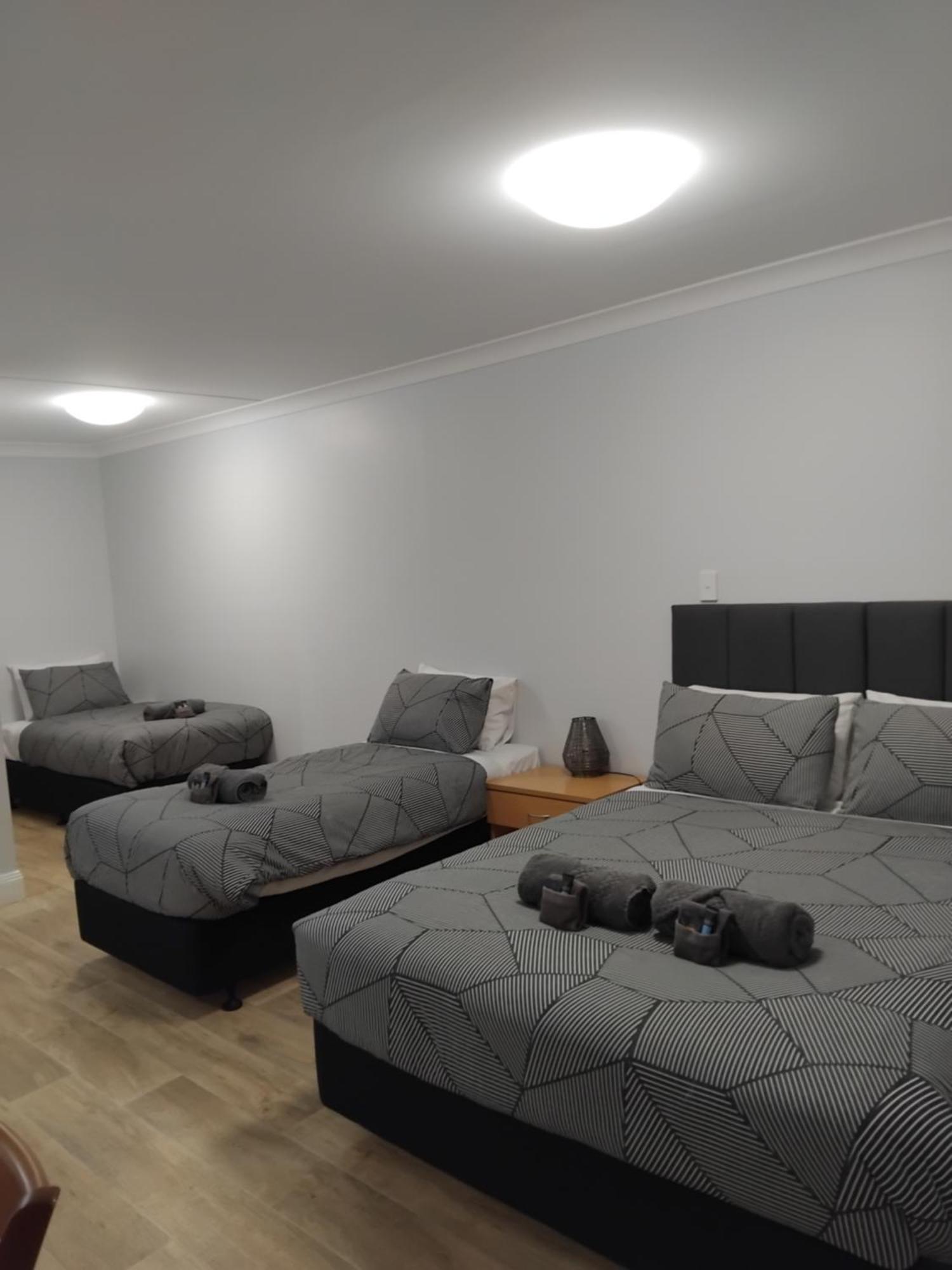 The Major Mitchell Motel Бурк Экстерьер фото