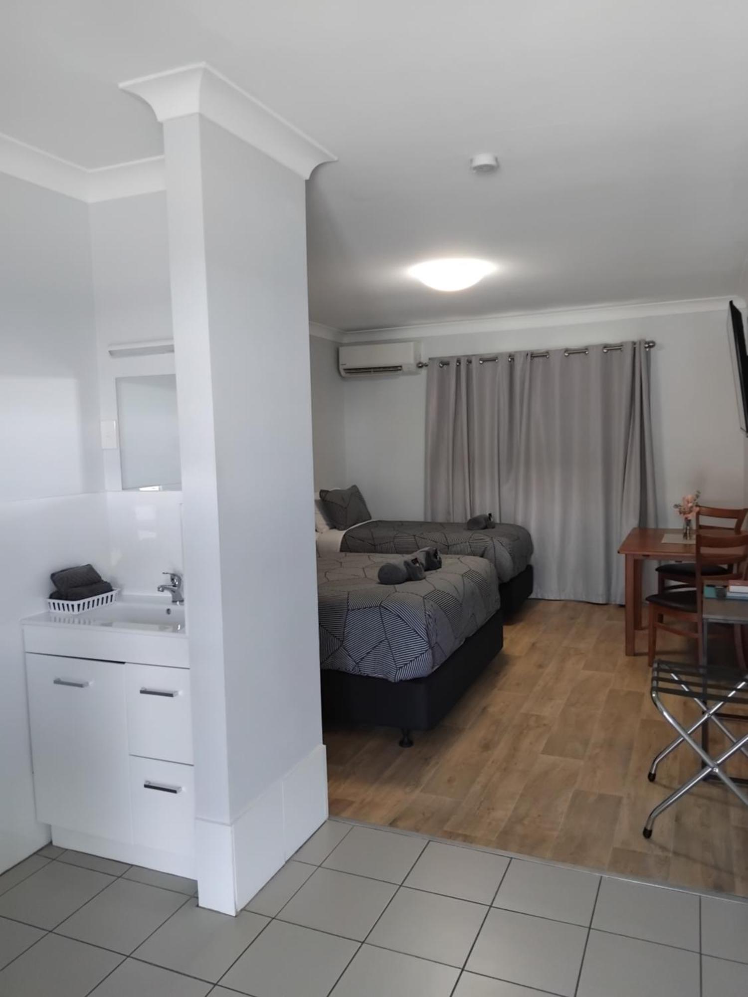 The Major Mitchell Motel Бурк Экстерьер фото