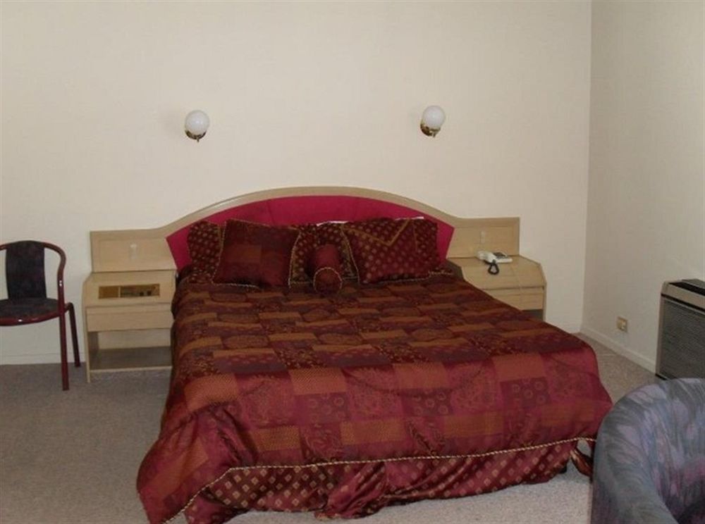 The Major Mitchell Motel Бурк Экстерьер фото