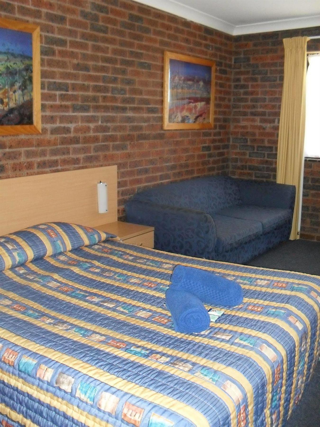 The Major Mitchell Motel Бурк Экстерьер фото
